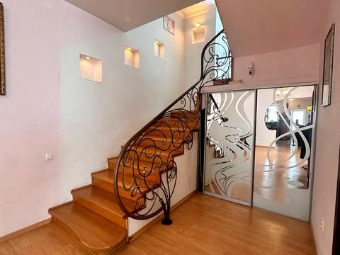 будинок за адресою Миколи Стасюка вул. (Новосибірська), 39