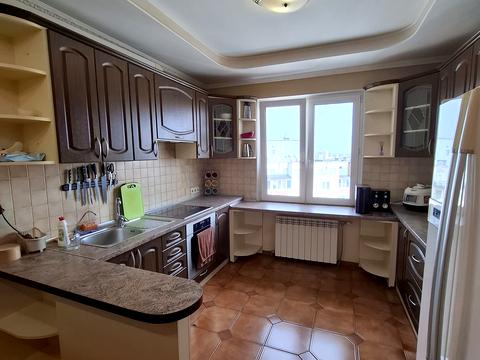 квартира за адресою Драгоманова вул., 1-Б