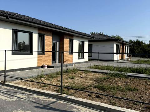 будинок за адресою Броварська