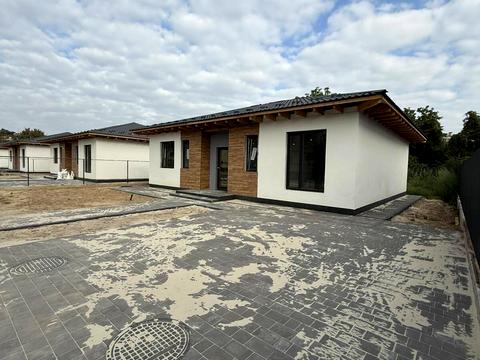 будинок за адресою Броварська