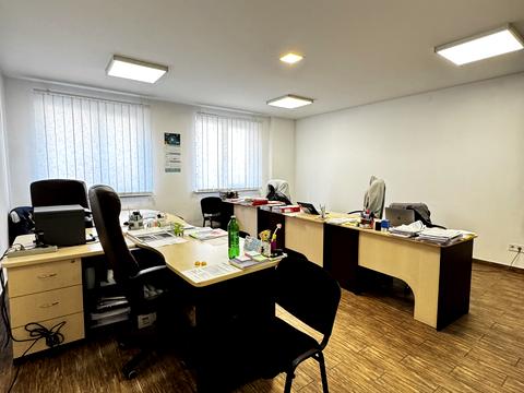 комерційна за адресою Сембратовичів вул. (), 37