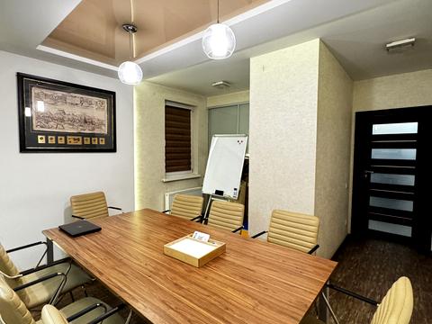 комерційна за адресою Сембратовичів вул. (), 37