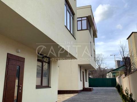 будинок за адресою Київ, вул. Товарна, 24Б