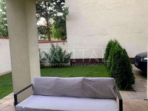 будинок за адресою Київ, вул. Товарна, 24Б