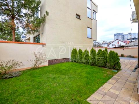 будинок за адресою Київ, вул. Товарна, 24Б