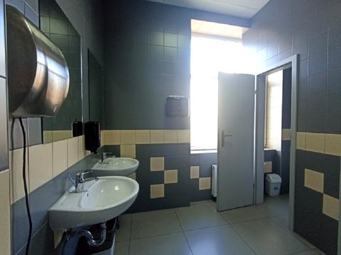 комерційна за адресою Миколи Міхновського бульв. (Дружби народів), 19