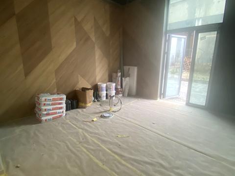 комерційна за адресою Угорська вул., 12