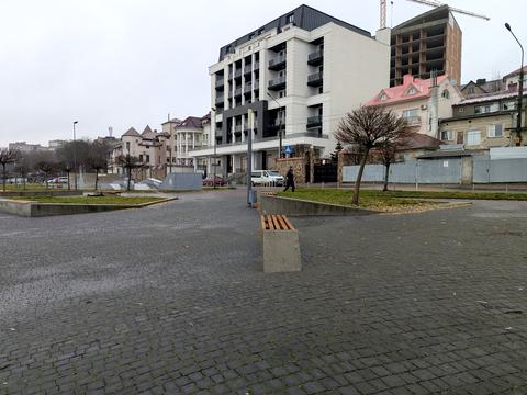 комерційна за адресою Білецька вул., 47