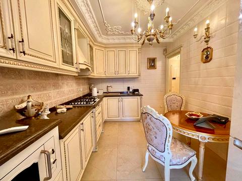 квартира за адресою Літературна вул. (Чехова), 11