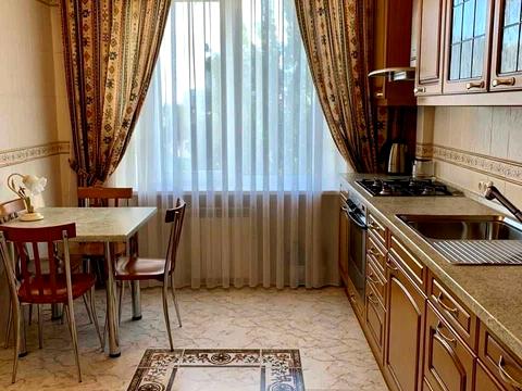 квартира за адресою Івана Мазепи вул. (Січневого Повстання), 12-Б