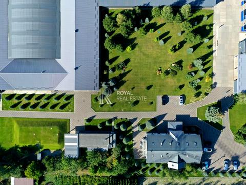 комерційна за адресою Садова вул., 49