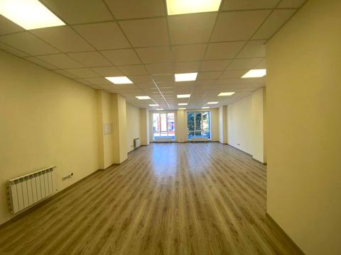 комерційна за адресою Костянтинівська вул., 75