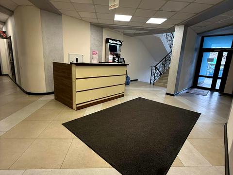 комерційна за адресою Костянтинівська вул., 75