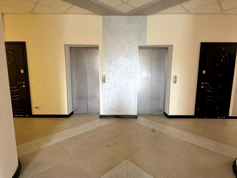 комерційна за адресою Костянтинівська вул., 75