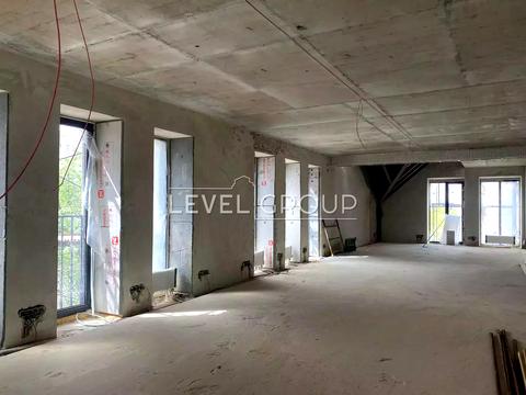 комерційна за адресою Кримська вул., 6