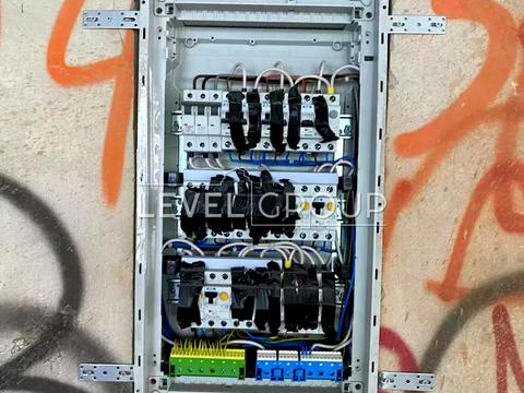 комерційна за адресою Кримська вул., 6