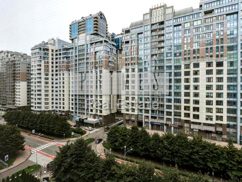 паркоместо по адресу Андрея Верхогляда ул. (Михайла Драгомирова), 3