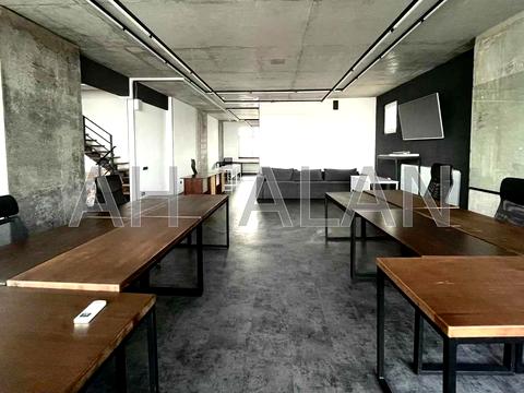 комерційна за адресою Київ, Євгена Коновальця вул. (Щорса), 44-А