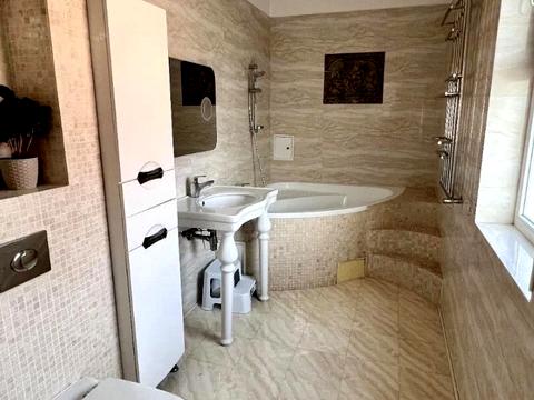 будинок за адресою Щаслива