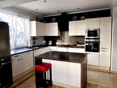 будинок за адресою Щаслива