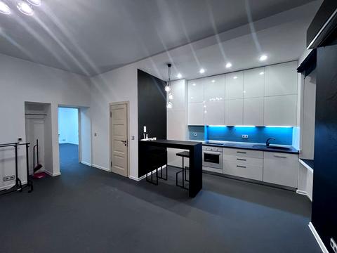 комерційна за адресою Антоновича вул. (Горького), 48-Б