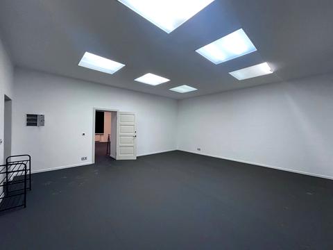 комерційна за адресою Антоновича вул. (Горького), 48-Б