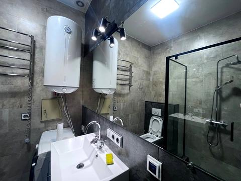 комерційна за адресою Антоновича вул. (Горького), 48-Б