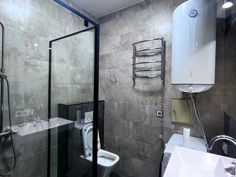 комерційна за адресою Антоновича вул. (Горького), 48-Б