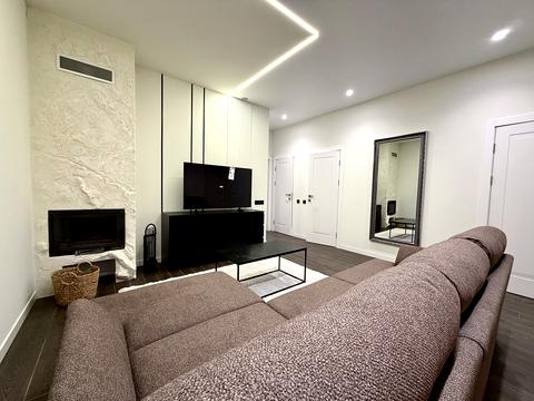 будинок за адресою Івасюка