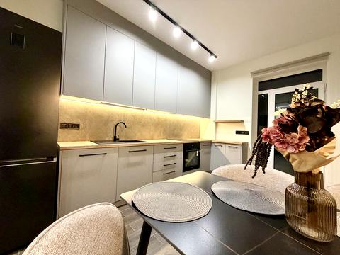 будинок за адресою Івасюка