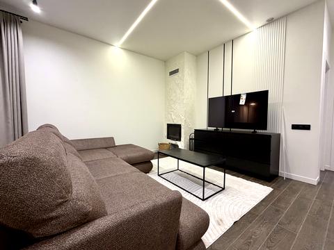 будинок за адресою Івасюка