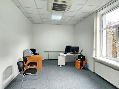 коммерческая по адресу Николая Михновского бульв. (Дружбы народов), 19-А