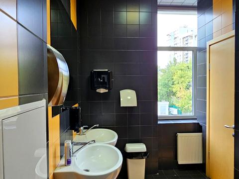 коммерческая по адресу Николая Михновского бульв. (Дружбы народов), 19-А