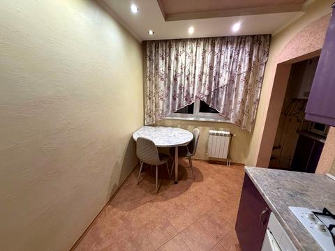 квартира за адресою Мирослава Скорика вул. (Василя Сурикова), 3