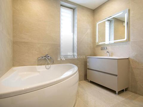 будинок за адресою с. Бортники, фаріка дел