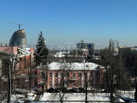 комерційна за адресою Лесі Українки бульв., 34