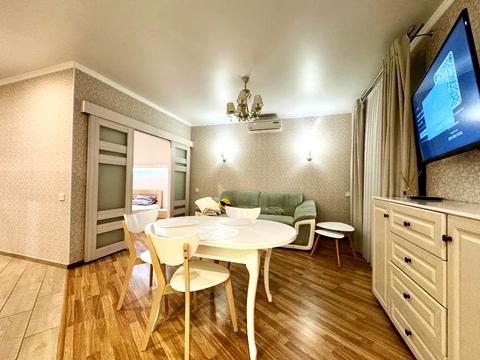 квартира по адресу Левка Лукʼяненка ул. (Василия Жуковского), 16, 18, 20, 24