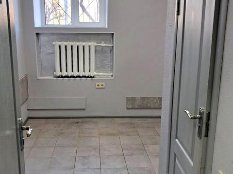 комерційна за адресою Гетьмана Павла Полуботка вул. (Попудренка), 32