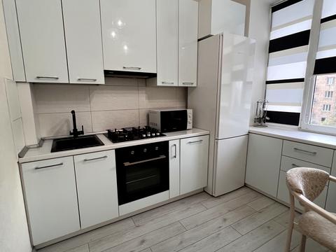 квартира за адресою Соборний просп. (Леніна), 182