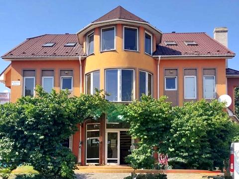 комерційна за адресою Мукачівська вул., 76