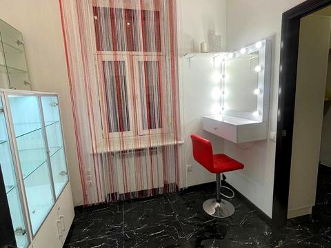 комерційна за адресою Бандери, 34