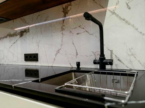 квартира за адресою Салютна вул., 2к16