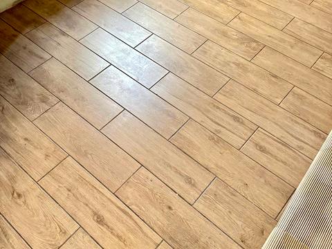 комерційна за адресою Соборна пл. (Жовтнева), 14