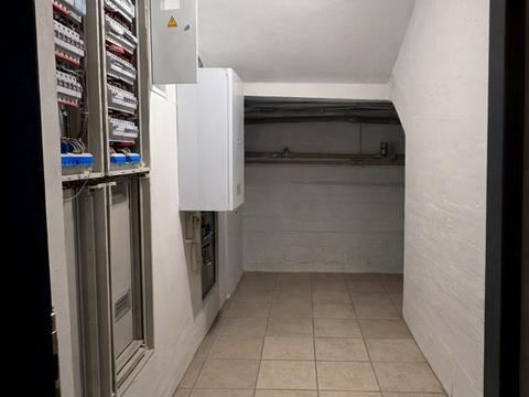 комерційна за адресою Незалежності - Мельника, 36