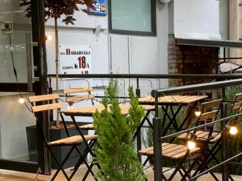 комерційна за адресою Паньківська вул., 18