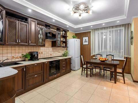 квартира за адресою Дніпровська набережна вул., 1-А