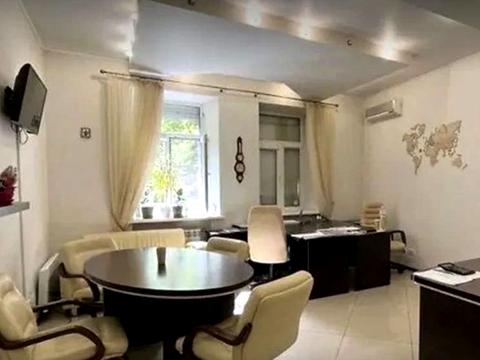 комерційна за адресою Шовковична вул., 18-Б