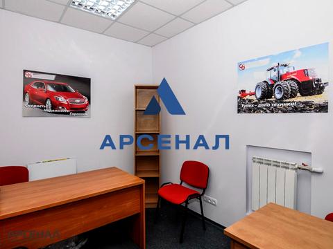 комерційна за адресою Незалежної України вул. (40 років Радянської України), 68-А