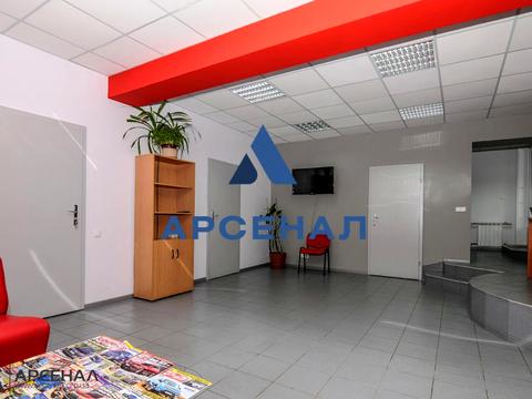 комерційна за адресою Незалежної України вул. (40 років Радянської України), 68-А