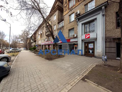 комерційна за адресою Незалежної України вул. (40 років Радянської України), 68-А